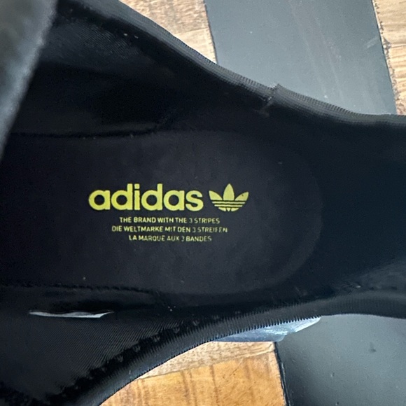 Brand new- Men’s Adidas AG Trefoil logo and the 3 stripes mark - Picture 8 of 11